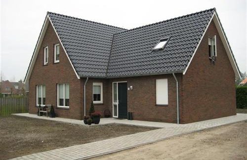 11079_d04b_3_Van_Ballegooijen_(Medium)